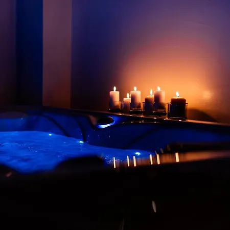 Old Court Luxury Suite&Spa By Monholiday Monopoli Exterior photo